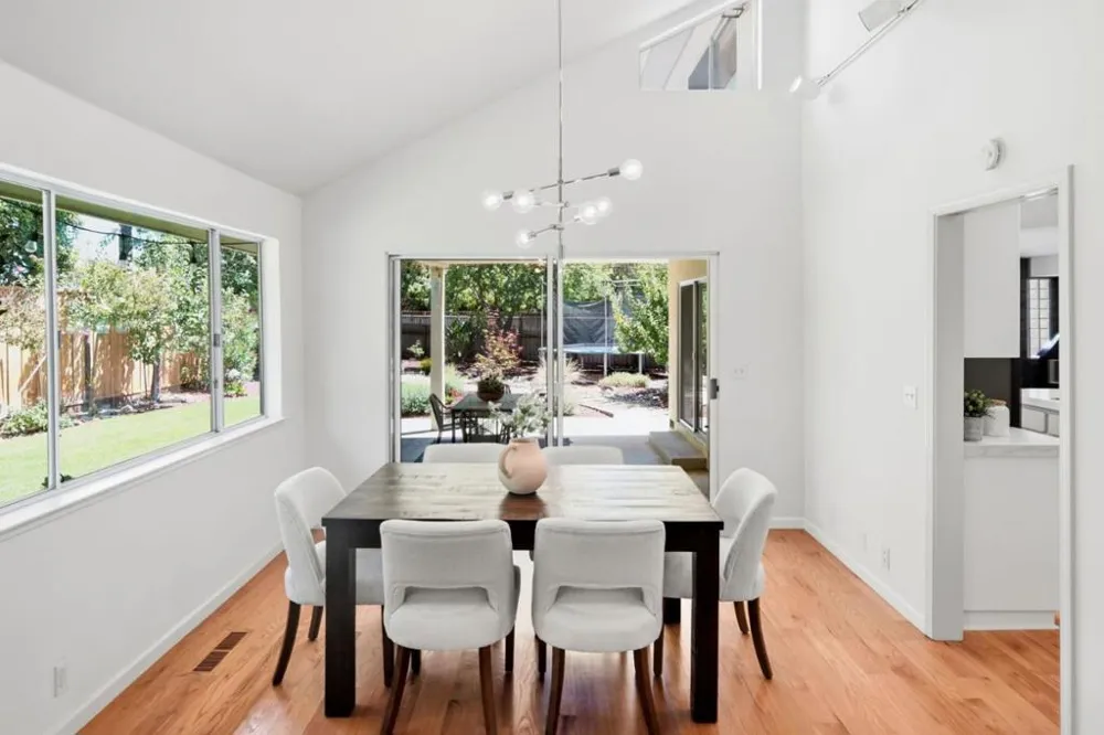 6894 Serenity Court San Jose, CA 95120