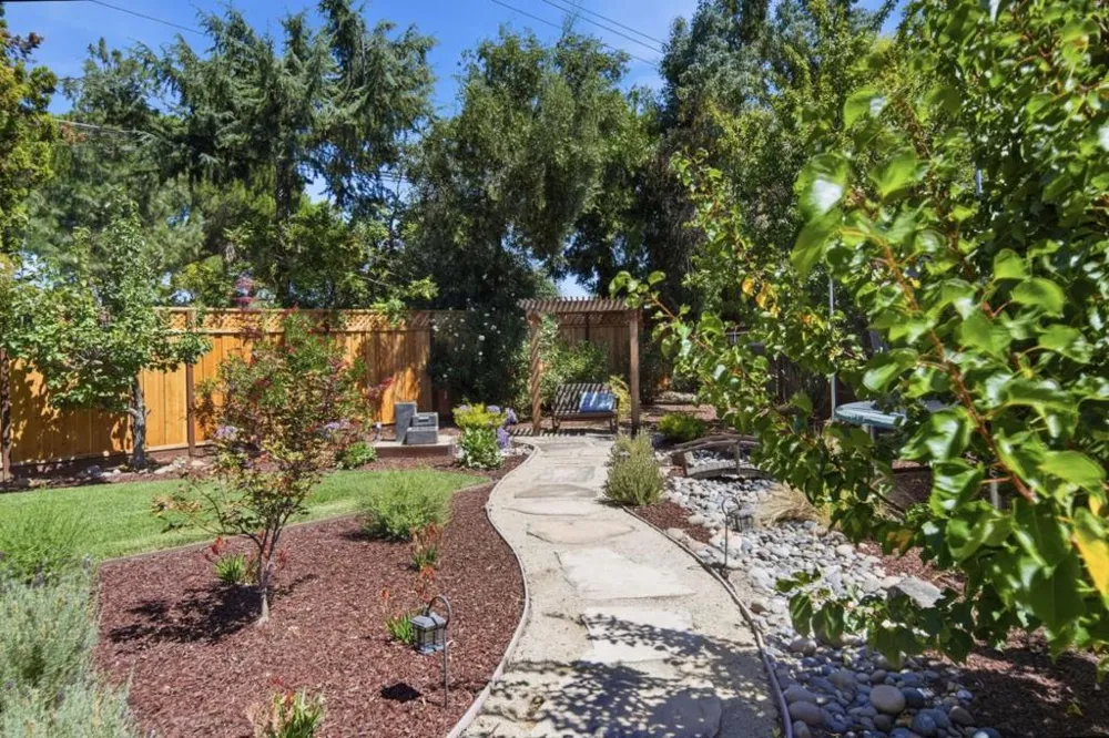 6894 Serenity Court San Jose, CA 95120