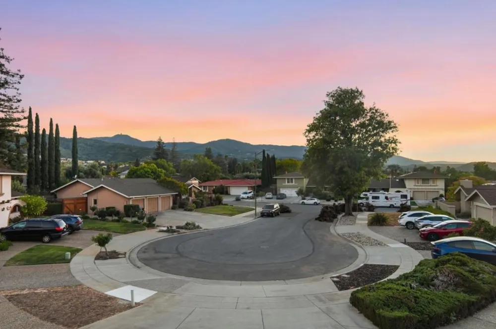 6894 Serenity Court San Jose, CA 95120
