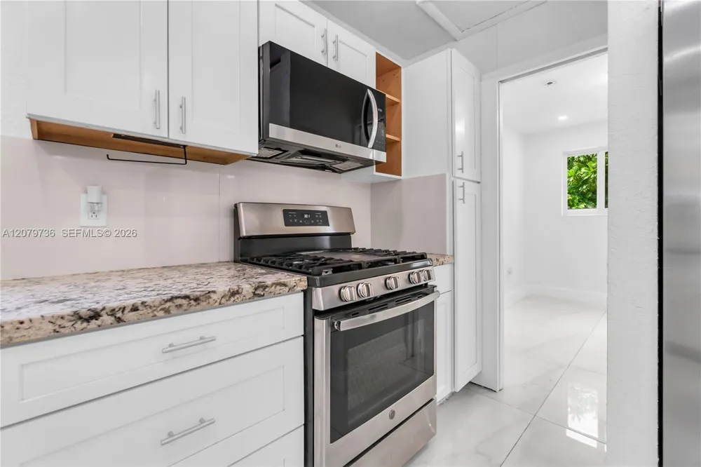 9450 SW 25th Dr Miami, FL 33165