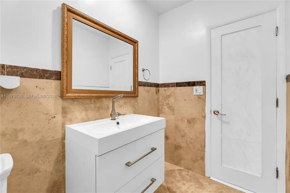 9450 SW 25th Dr Miami, FL 33165