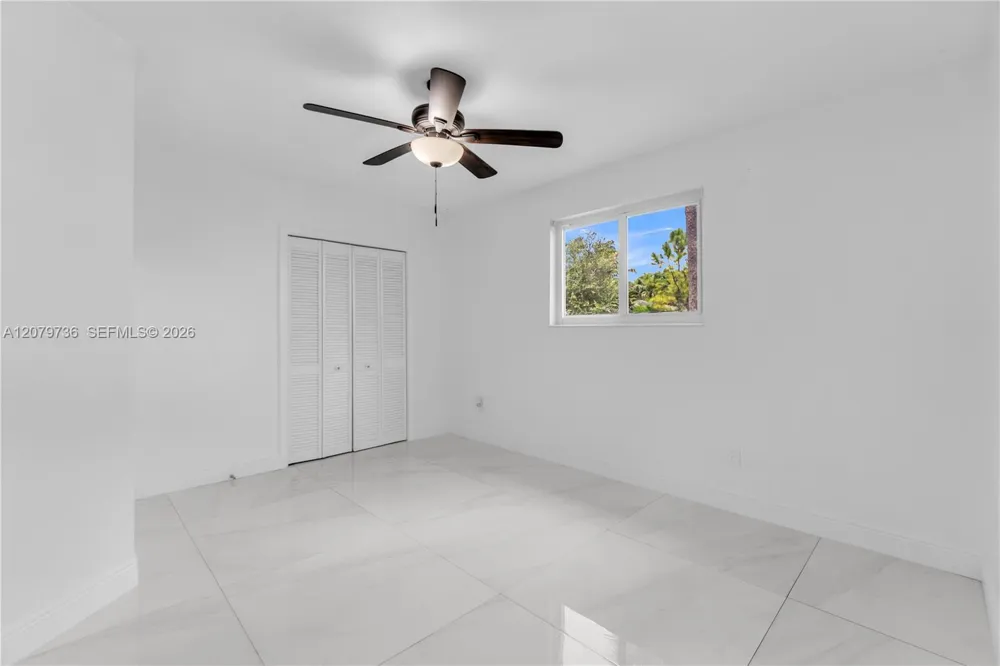 9450 SW 25th Dr Miami, FL 33165
