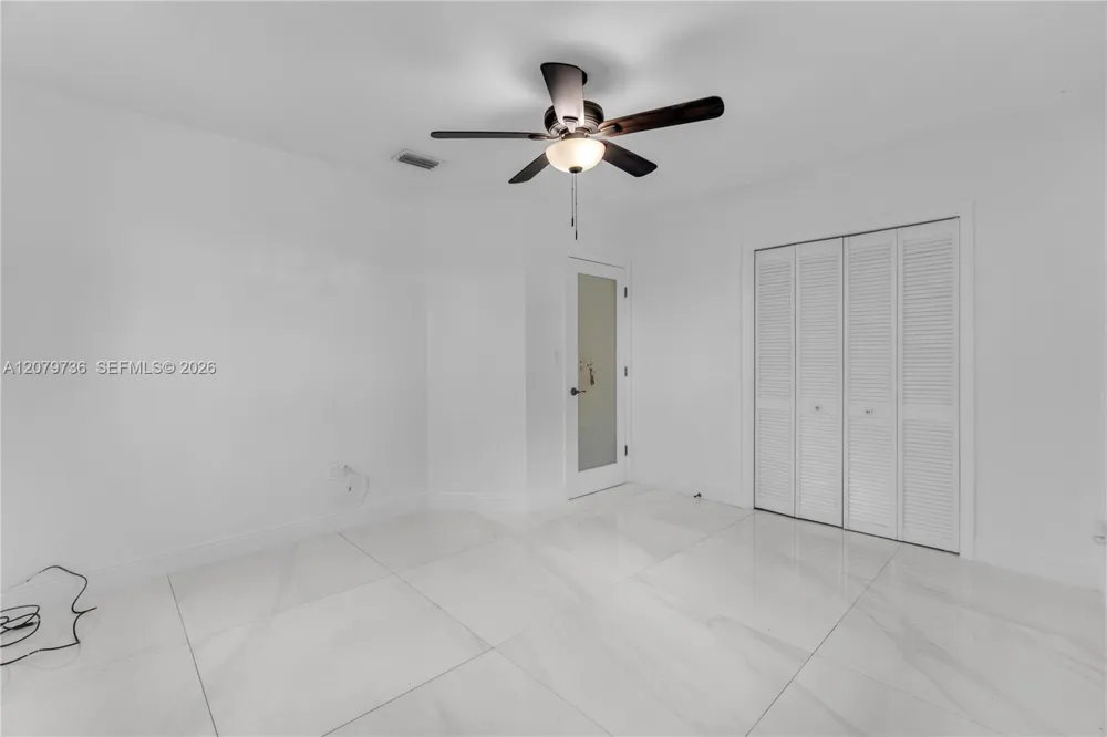 9450 SW 25th Dr Miami, FL 33165