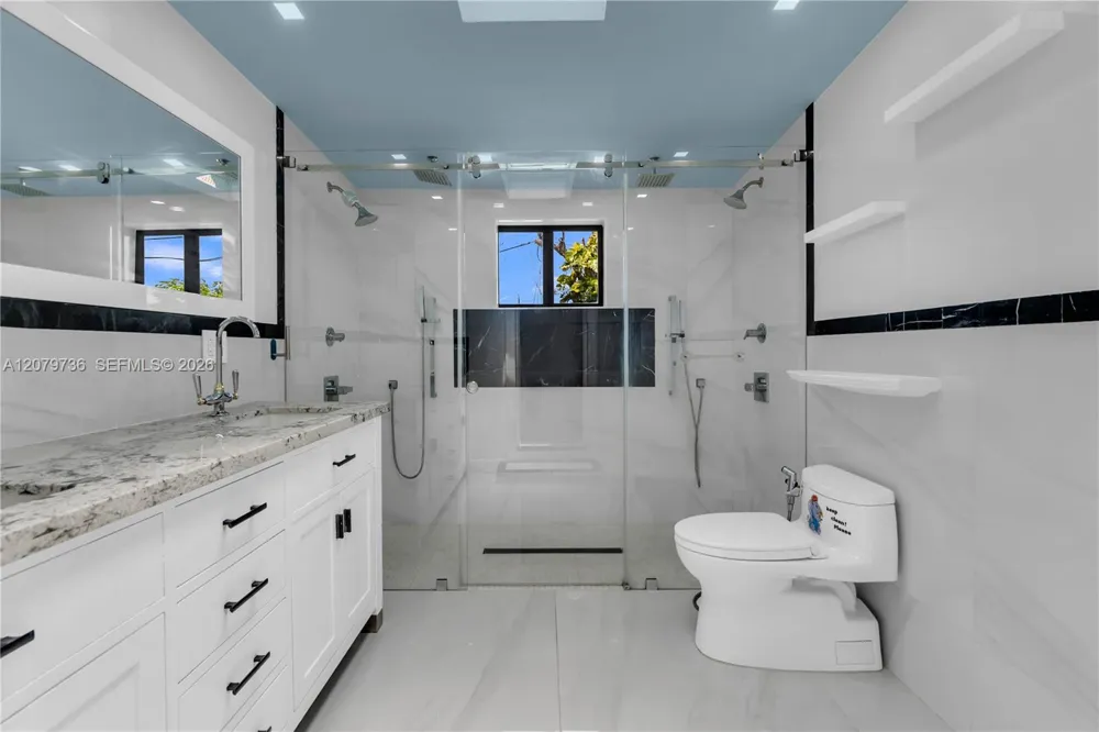 9450 SW 25th Dr Miami, FL 33165