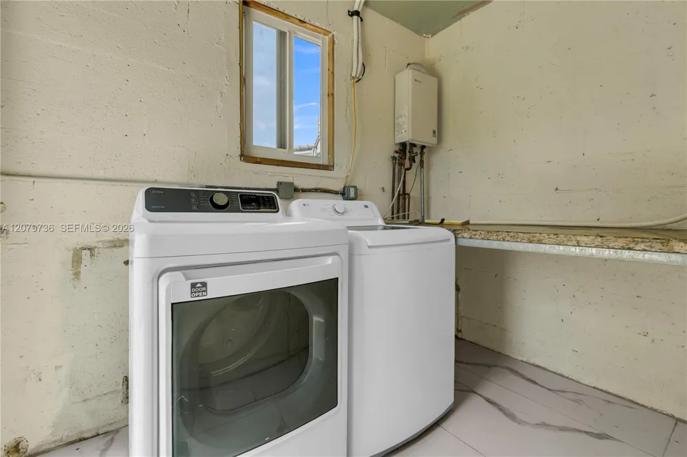 9450 SW 25th Dr Miami, FL 33165