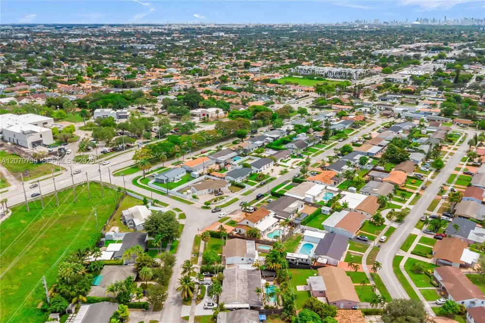 9450 SW 25th Dr Miami, FL 33165