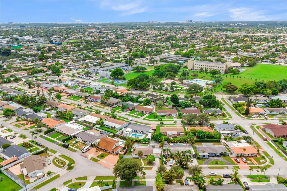 9450 SW 25th Dr Miami, FL 33165