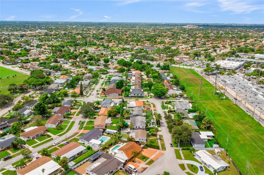 9450 SW 25th Dr Miami, FL 33165
