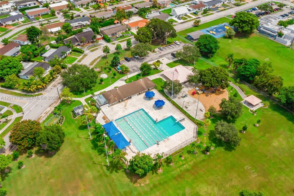 9450 SW 25th Dr Miami, FL 33165
