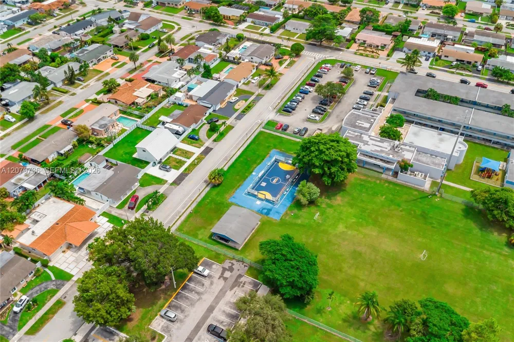 9450 SW 25th Dr Miami, FL 33165