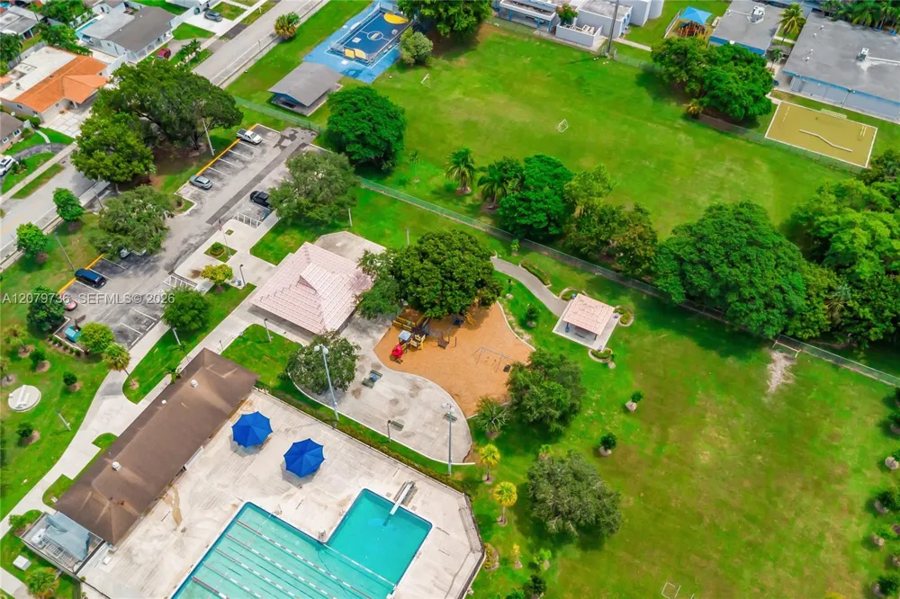 9450 SW 25th Dr Miami, FL 33165
