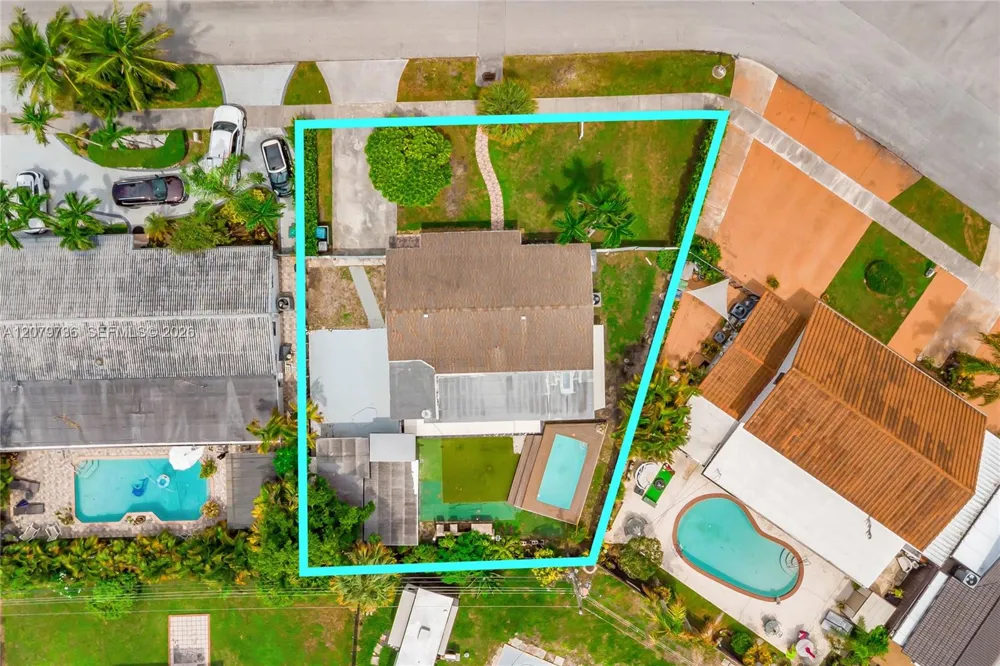 9450 SW 25th Dr Miami, FL 33165