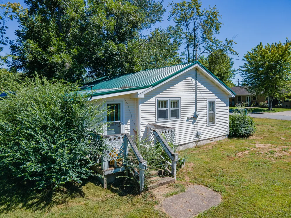 315 Willis Ave Hohenwald, TN 38462