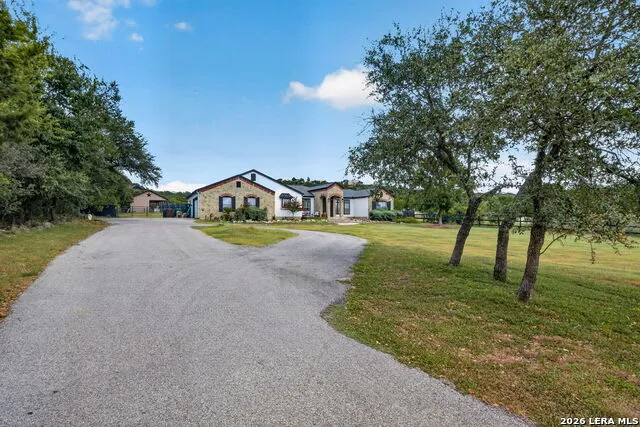30870 Bridlegate Bulverde, TX 78163