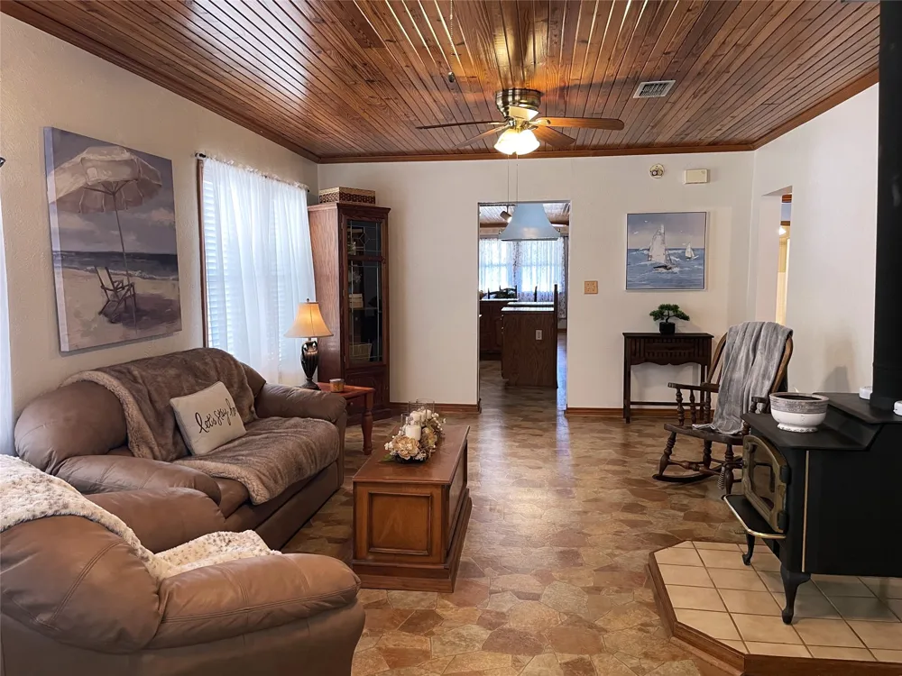 923 Fm 80 S Teague, TX 75860