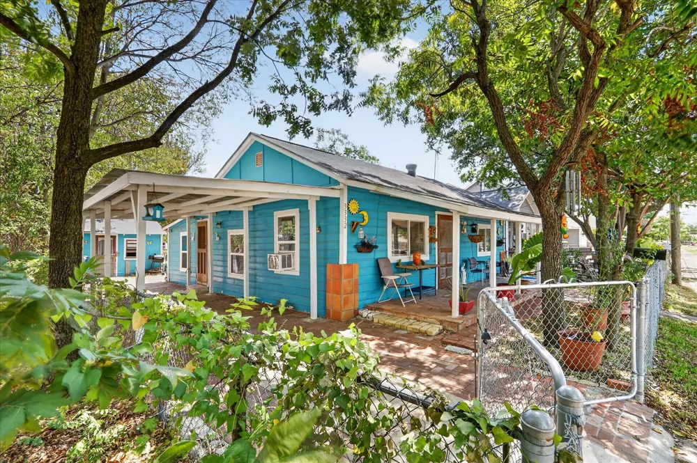 3332 Coronet Boulevard Dallas, TX 75212