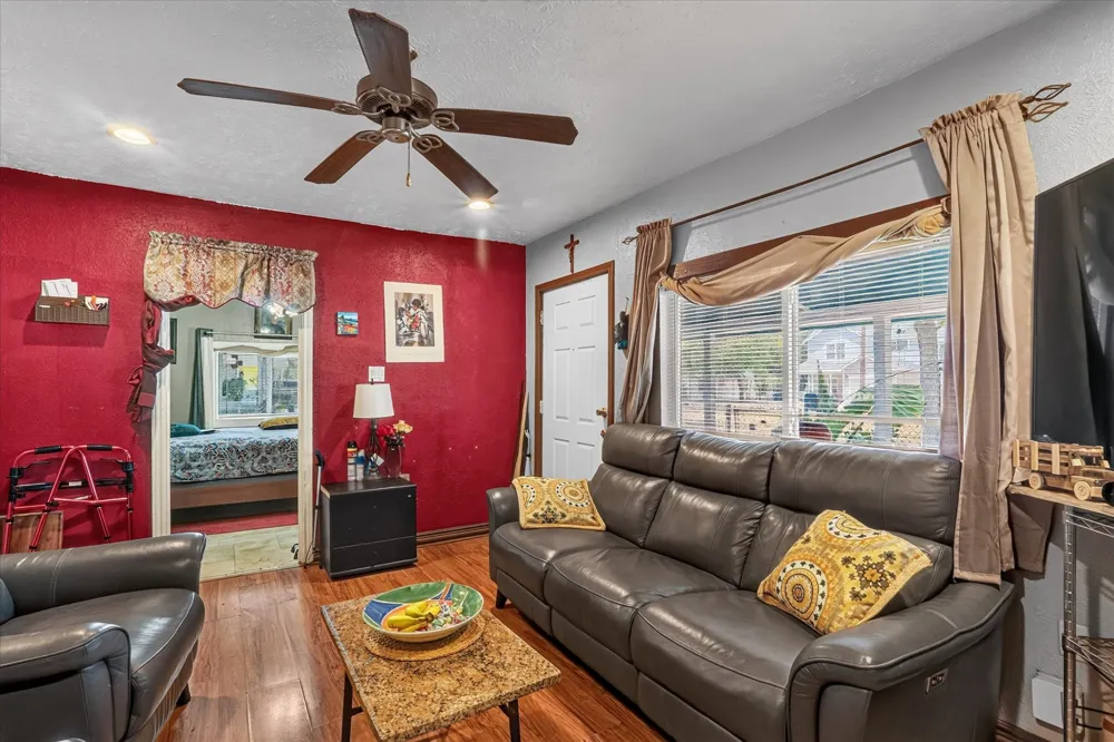 3332 Coronet Boulevard Dallas, TX 75212