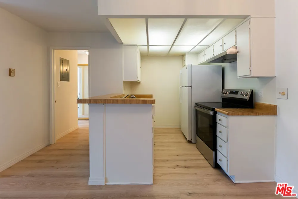 8163 Redlands Street #45 Los Angeles, CA 90293