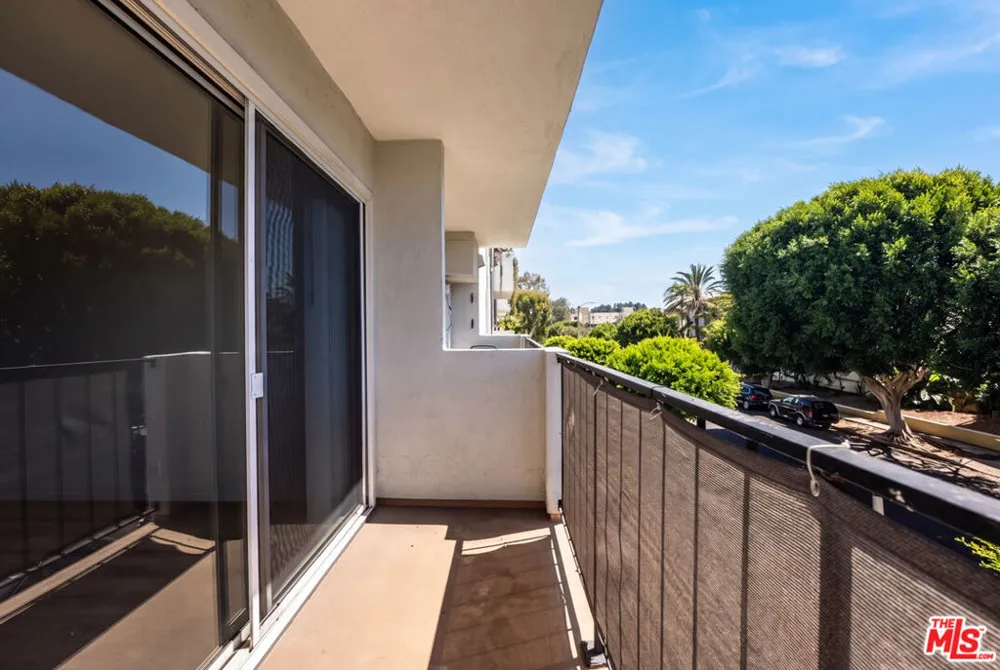 8163 Redlands Street #45 Los Angeles, CA 90293