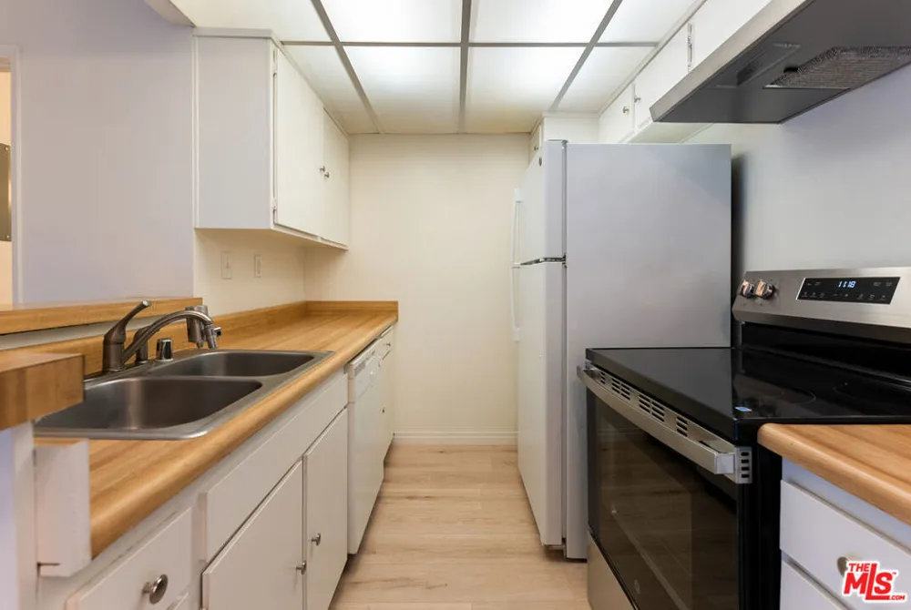 8163 Redlands Street #45 Los Angeles, CA 90293