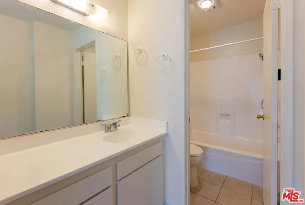 8163 Redlands Street #45 Los Angeles, CA 90293