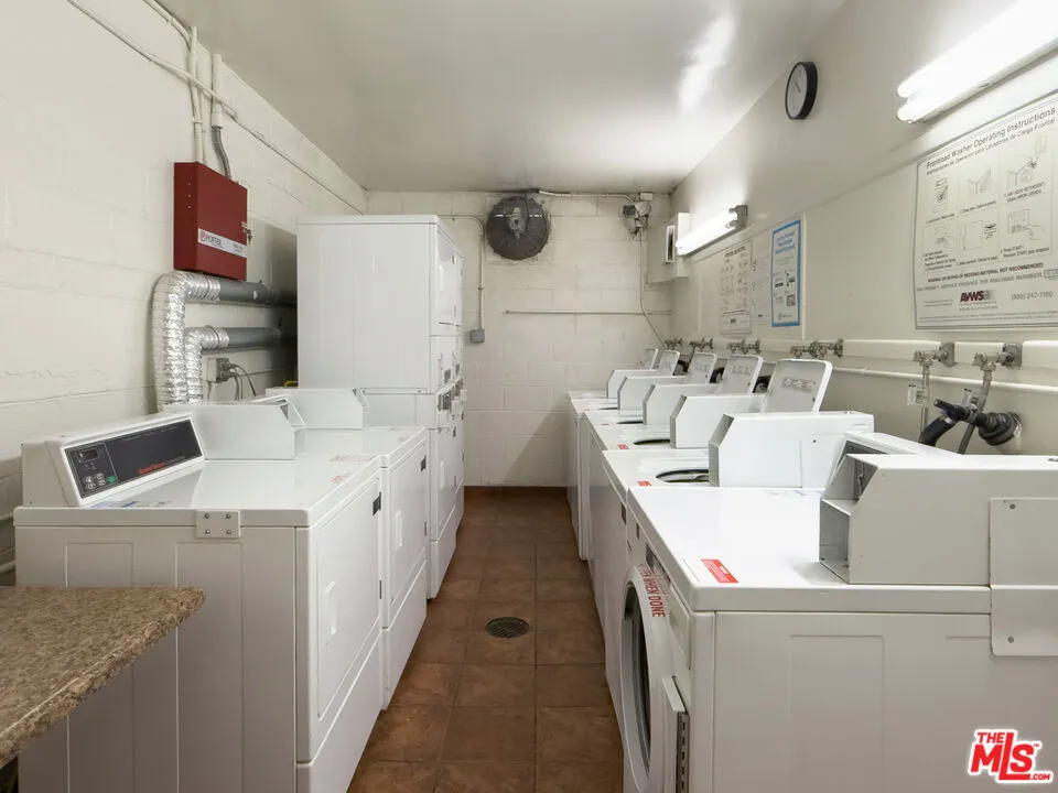 8163 Redlands Street #45 Los Angeles, CA 90293