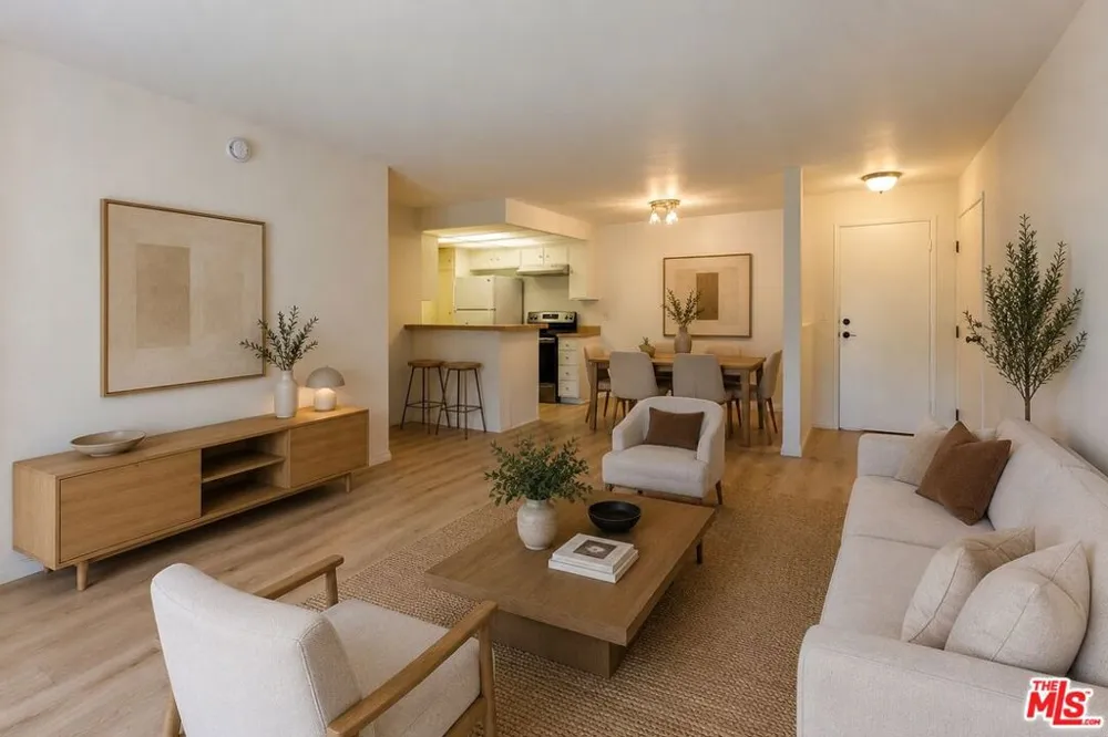 8163 Redlands Street #45 Los Angeles, CA 90293