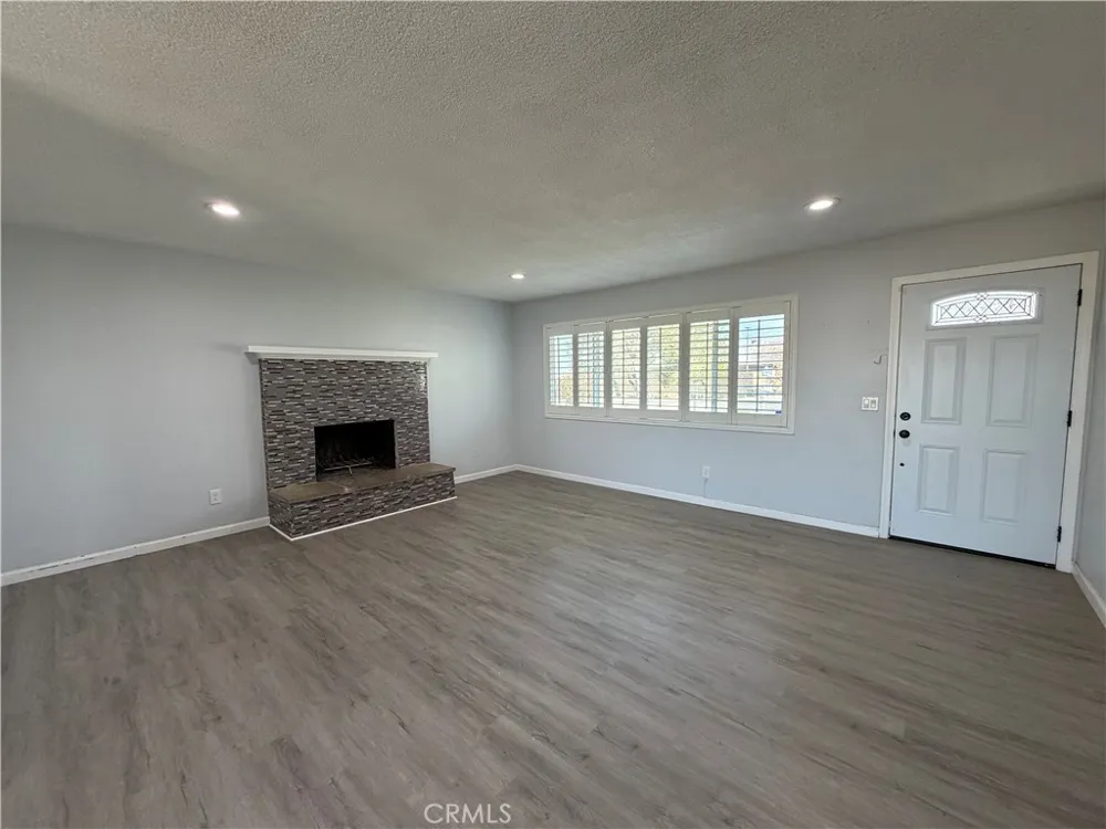 9110 G Hesperia, CA 92345