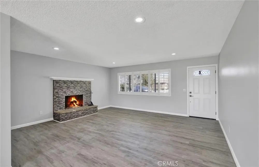9110 G Hesperia, CA 92345