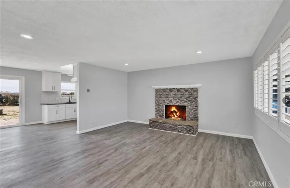 9110 G Hesperia, CA 92345