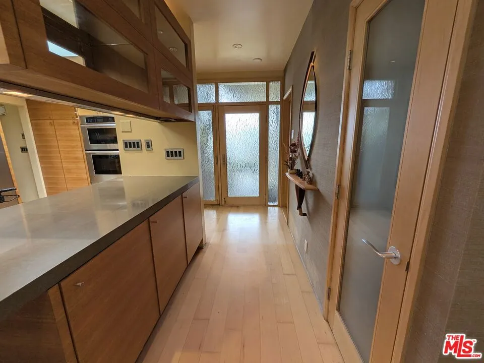 13523 Hartland Street Valley Glen, CA 91405