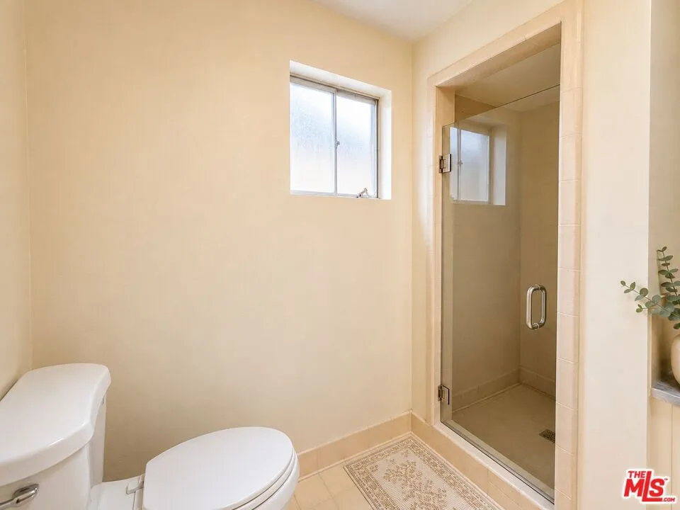 13523 Hartland Street Valley Glen, CA 91405