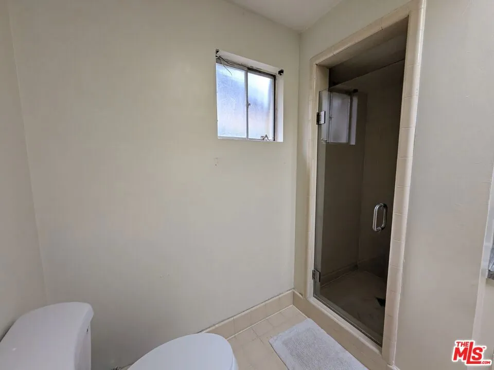 13523 Hartland Street Valley Glen, CA 91405