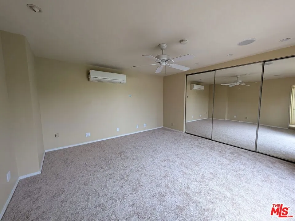 13523 Hartland Street Valley Glen, CA 91405