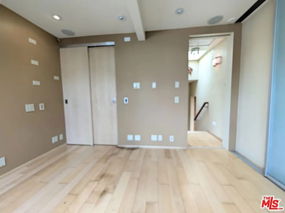 13523 Hartland Street Valley Glen, CA 91405