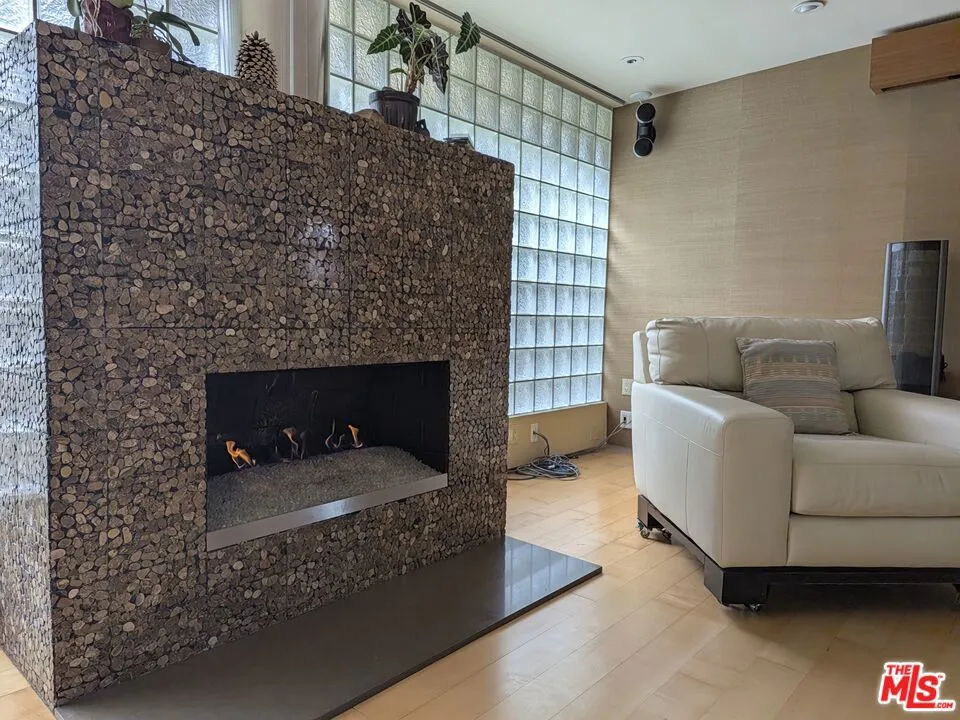 13523 Hartland Street Valley Glen, CA 91405