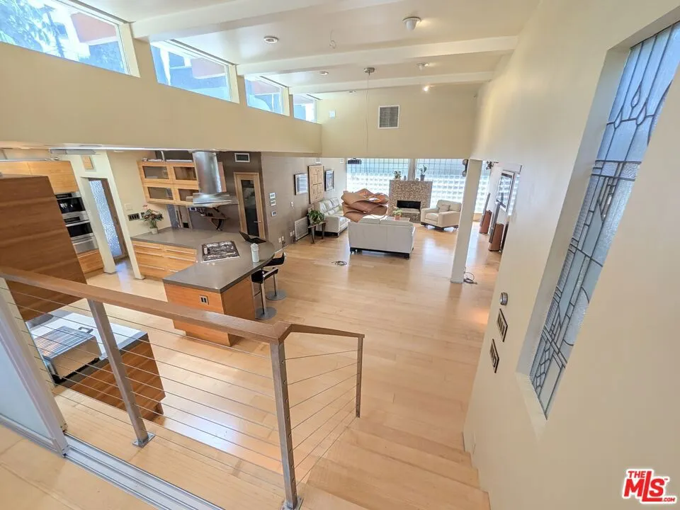 13523 Hartland Street Valley Glen, CA 91405