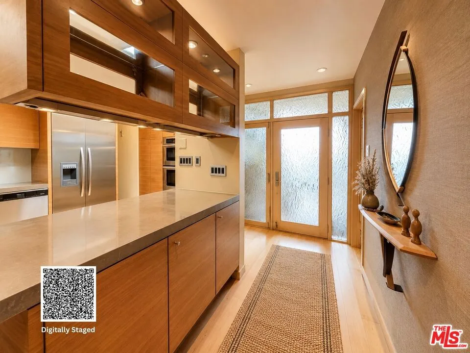 13523 Hartland Street Valley Glen, CA 91405