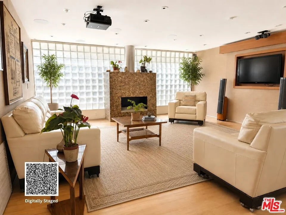 13523 Hartland Street Valley Glen, CA 91405