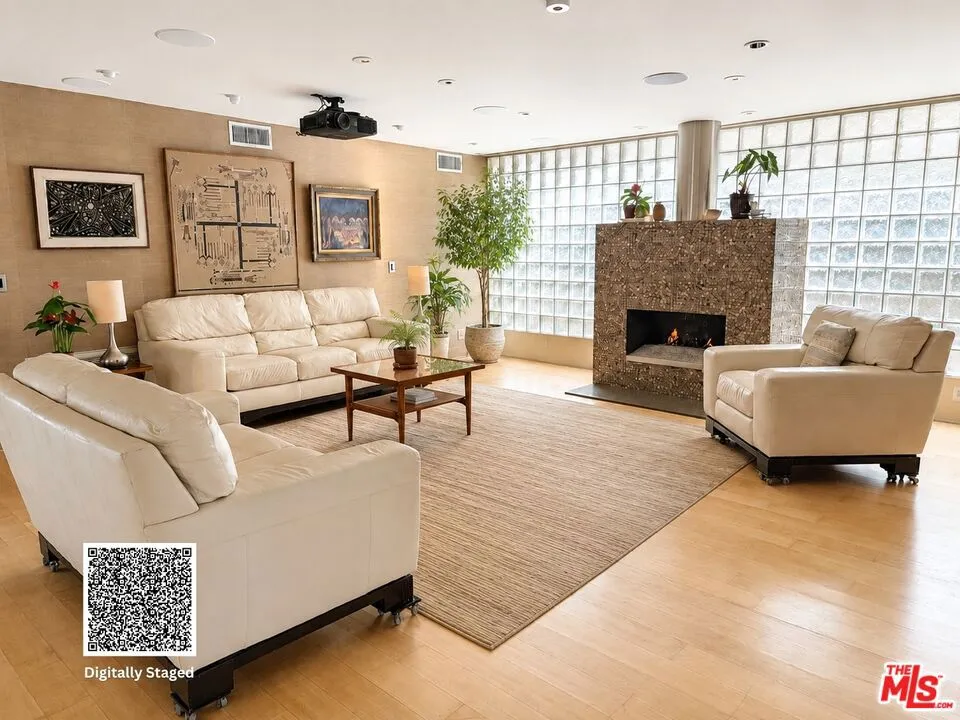13523 Hartland Street Valley Glen, CA 91405