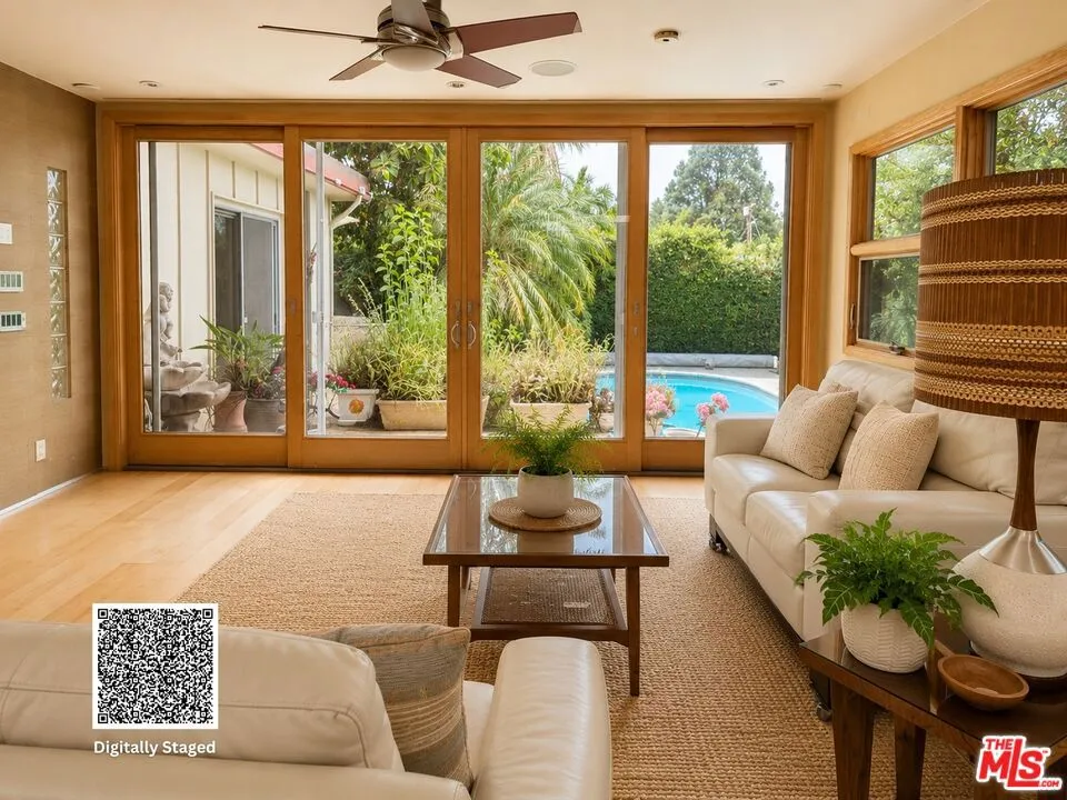 13523 Hartland Street Valley Glen, CA 91405