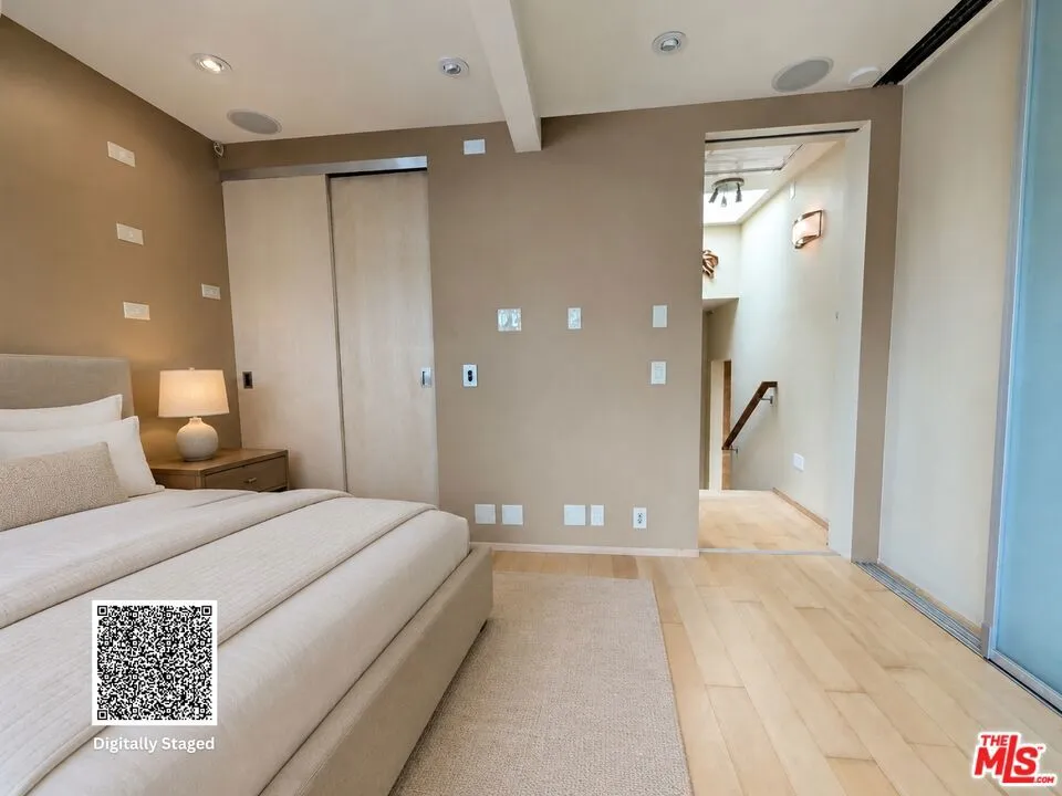 13523 Hartland Street Valley Glen, CA 91405