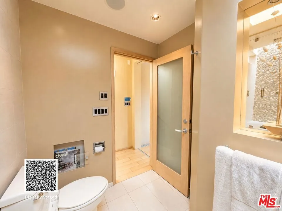 13523 Hartland Street Valley Glen, CA 91405
