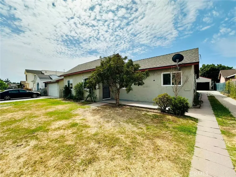3320 Tenaya Avenue Lynwood, CA 90262