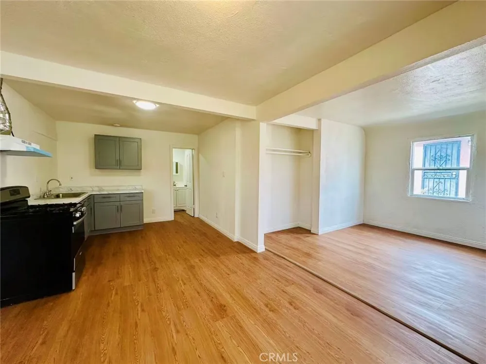 3320 Tenaya Avenue Lynwood, CA 90262