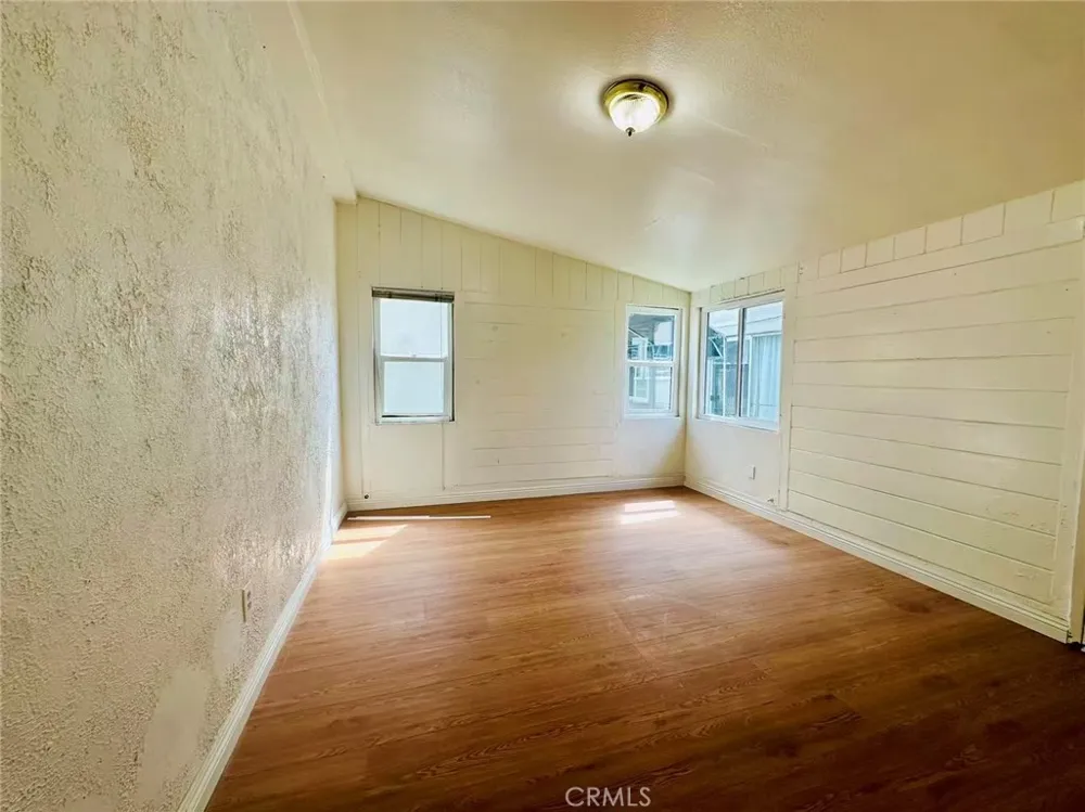 3320 Tenaya Avenue Lynwood, CA 90262