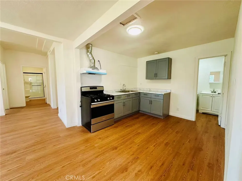 3320 Tenaya Avenue Lynwood, CA 90262