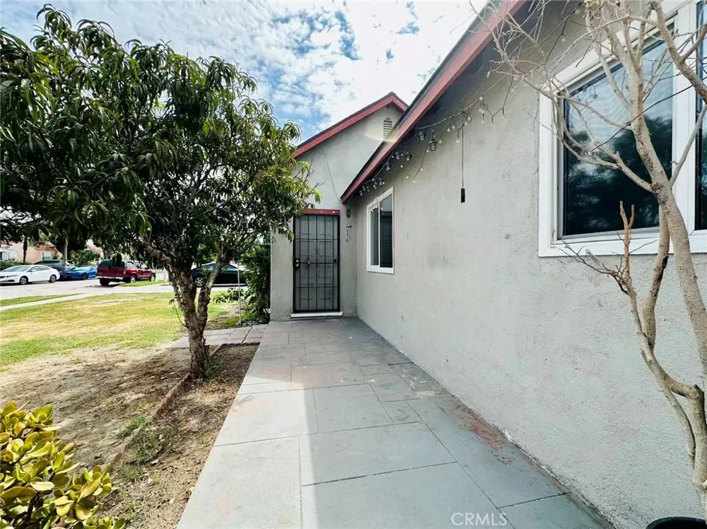 3320 Tenaya Avenue Lynwood, CA 90262