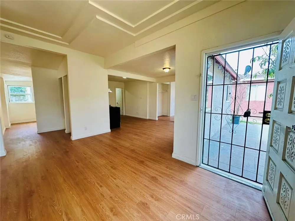 3320 Tenaya Avenue Lynwood, CA 90262