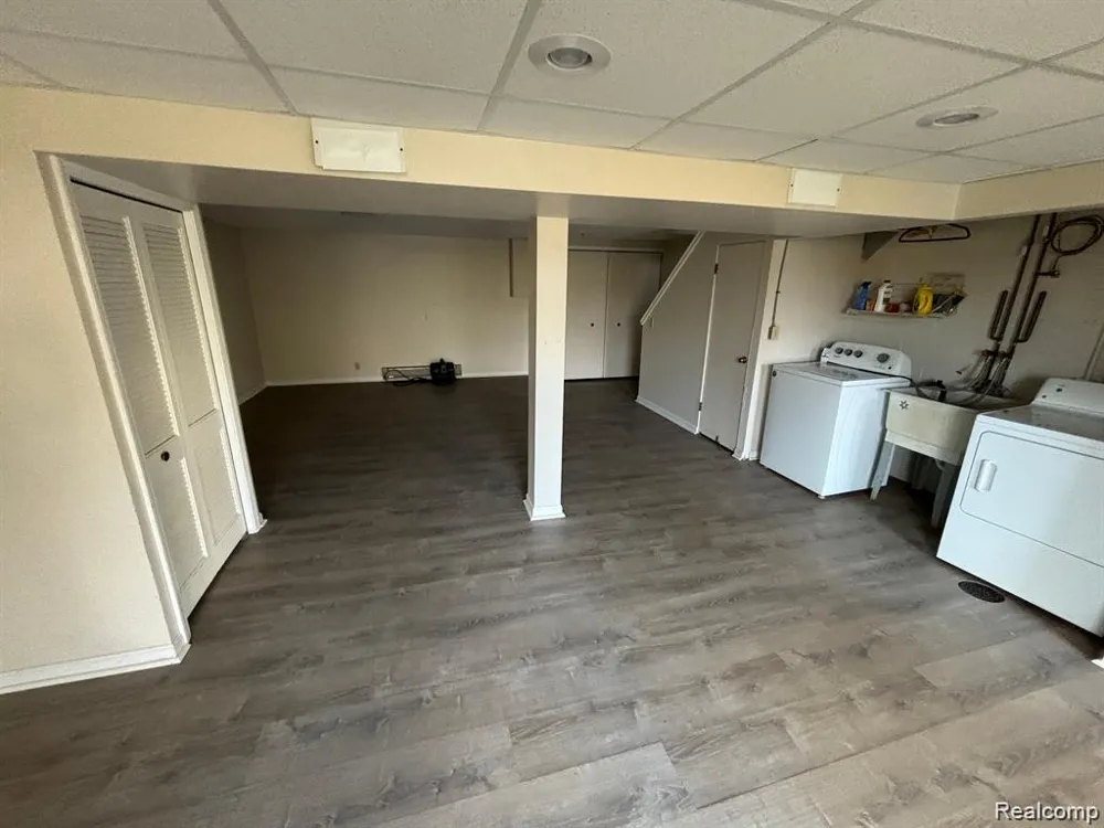 300 Bessemaur Drive East Lansing City, MI 48823